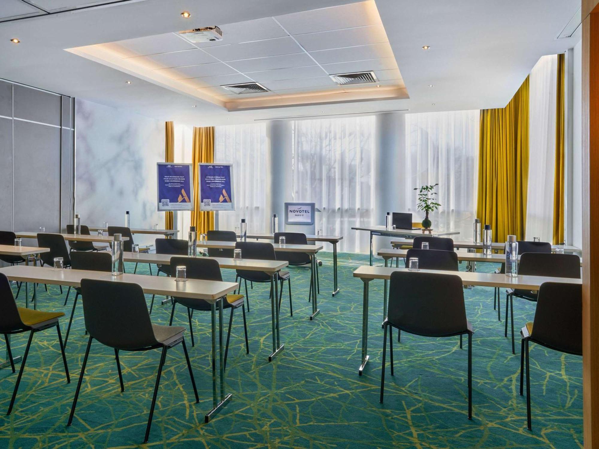 Novotel Paris 17 Екстер'єр фото